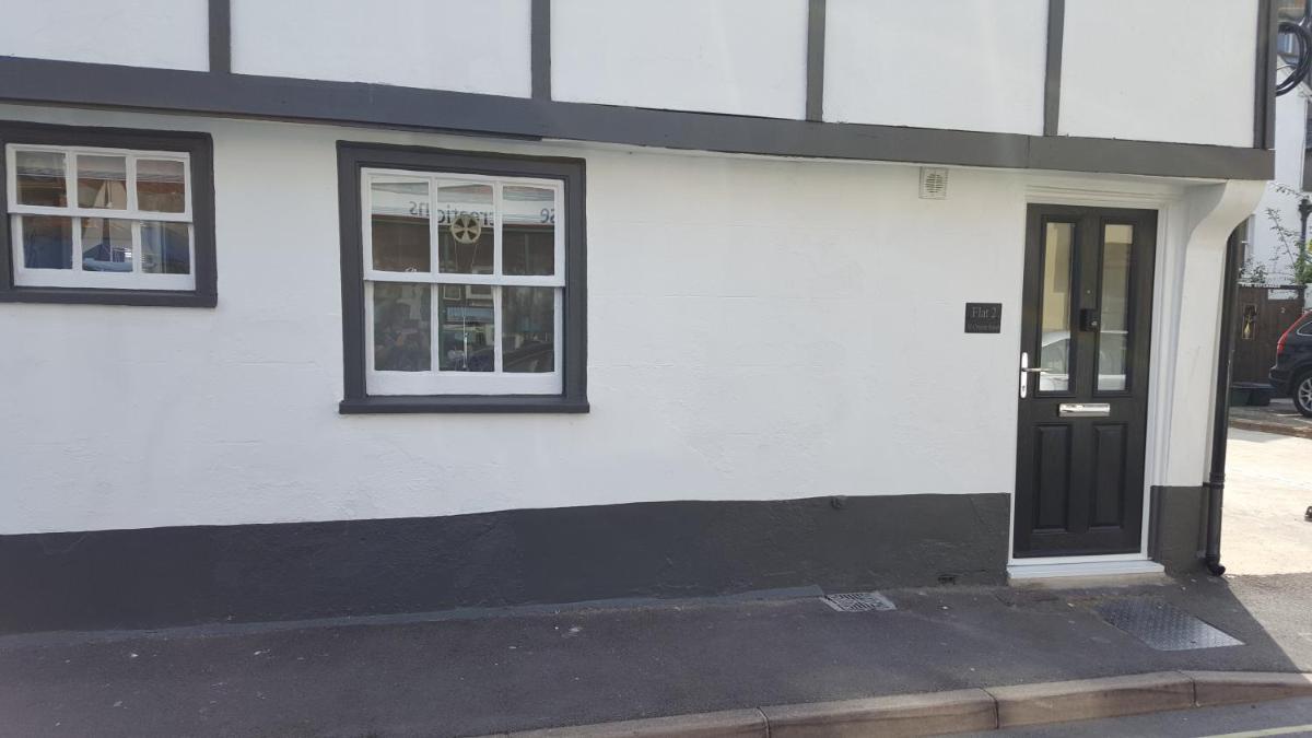 1 bed self catering apartment - Housity
