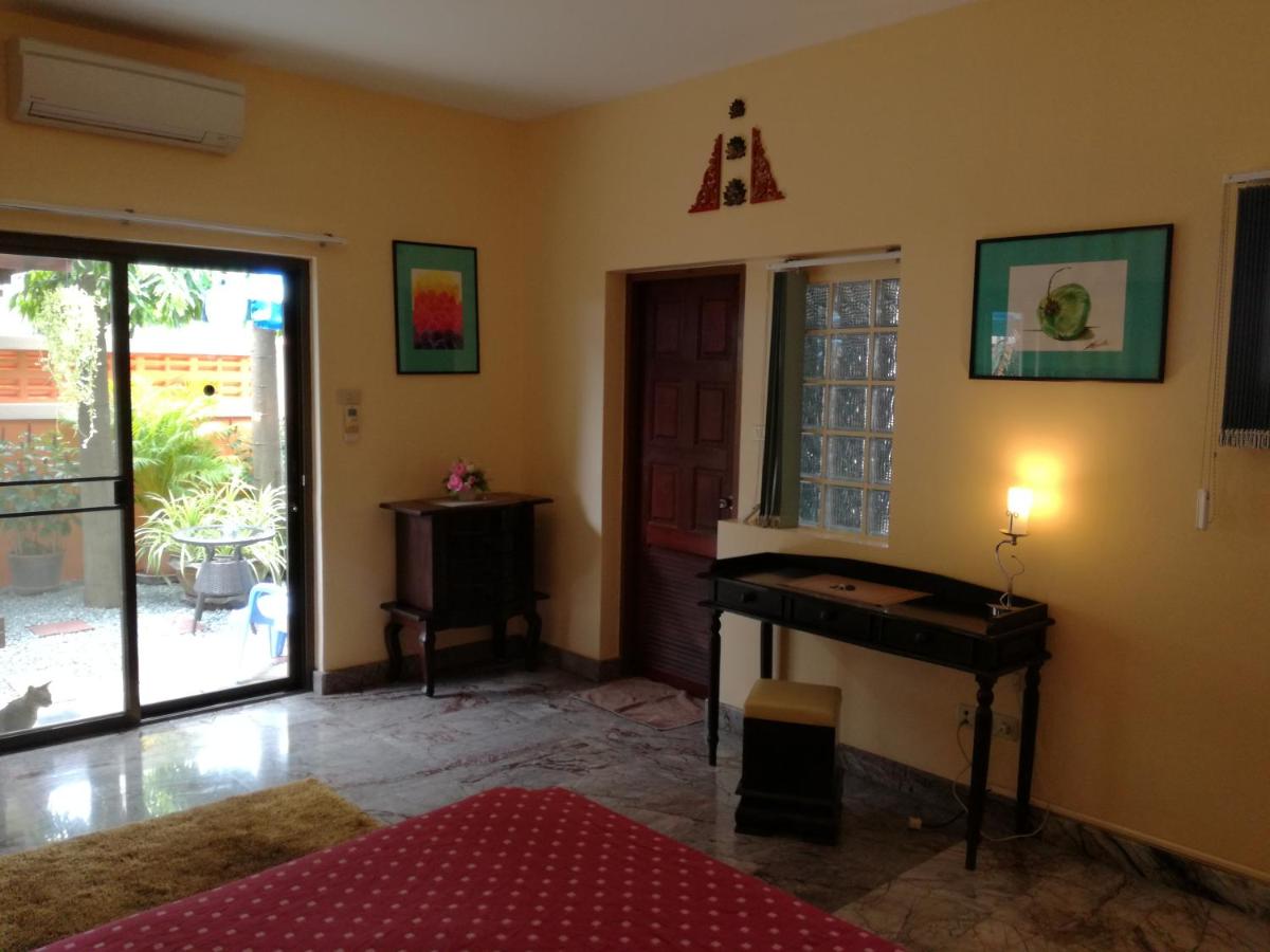 Lonops Gay Paradise - Housity