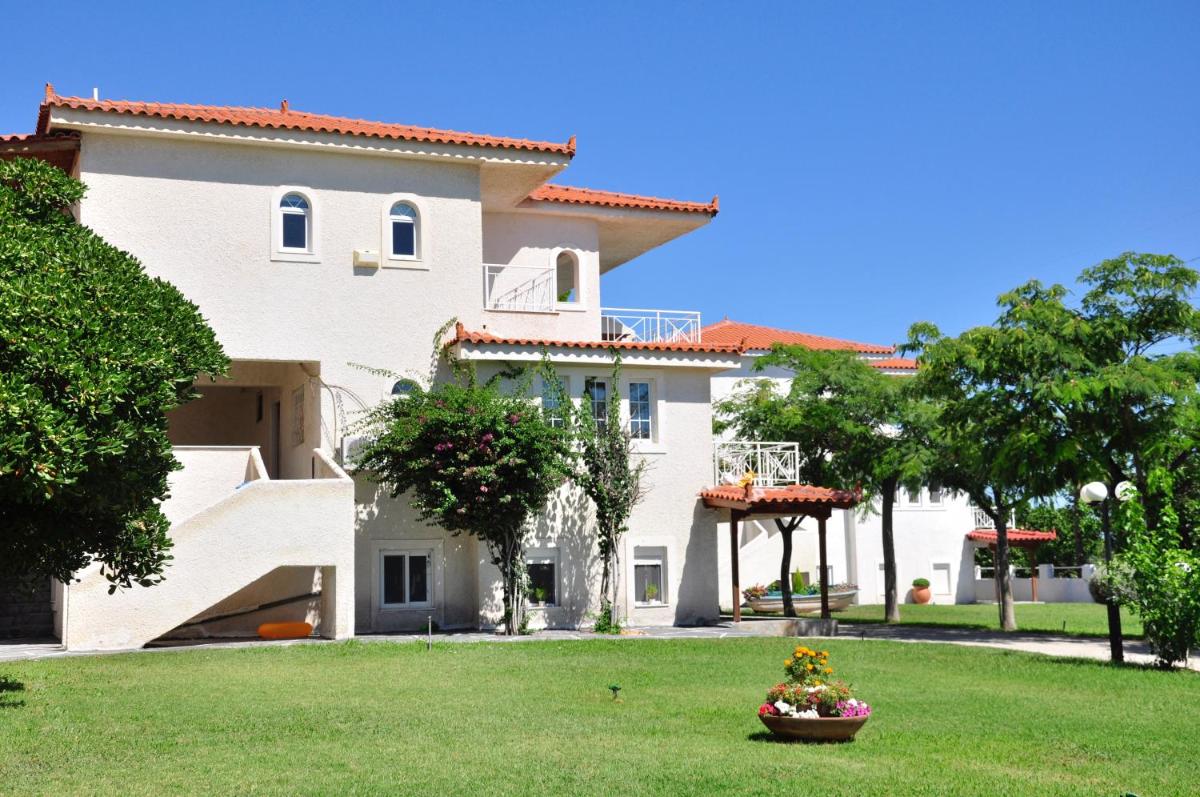 Phoenix Beachside Condos - Housity