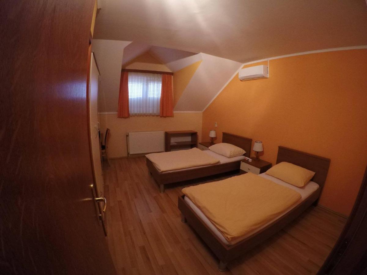 Pansion Rody - Housity