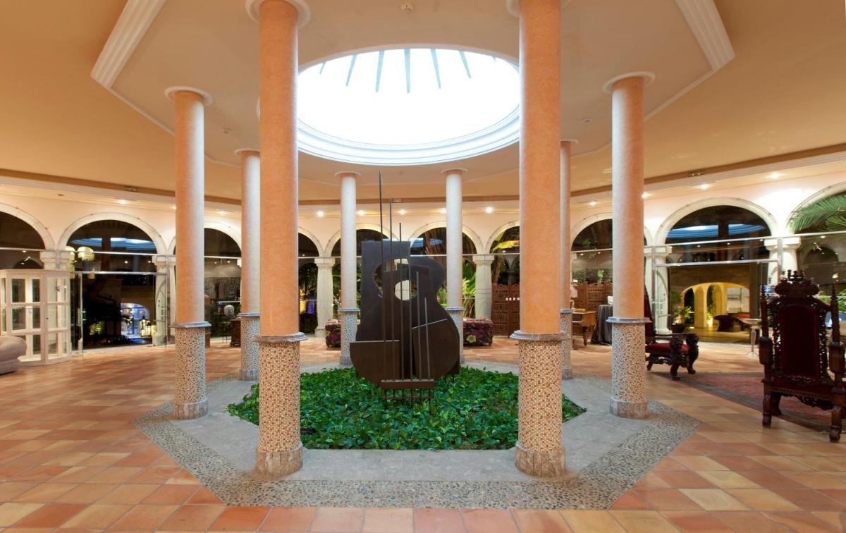 Imagen de la galería de Lago Garden Apart-Suites & Spa Hotel, en Cala Ratjada