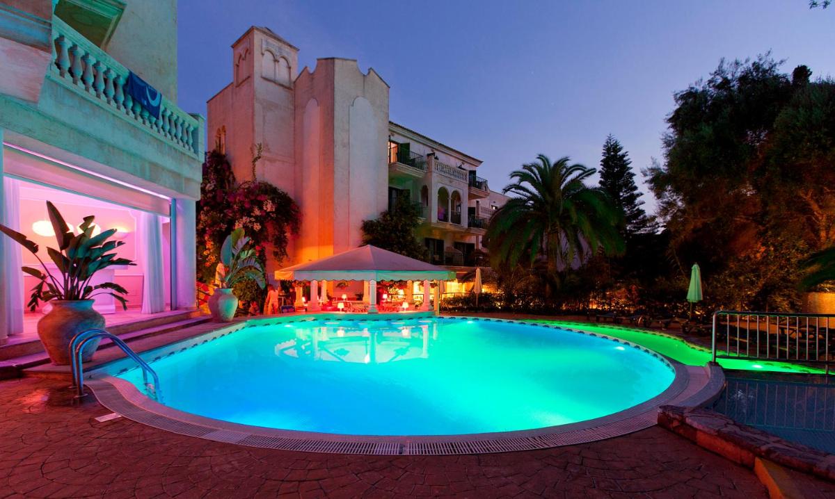 Piscina en o cerca de Lago Garden Apart-Suites & Spa Hotel