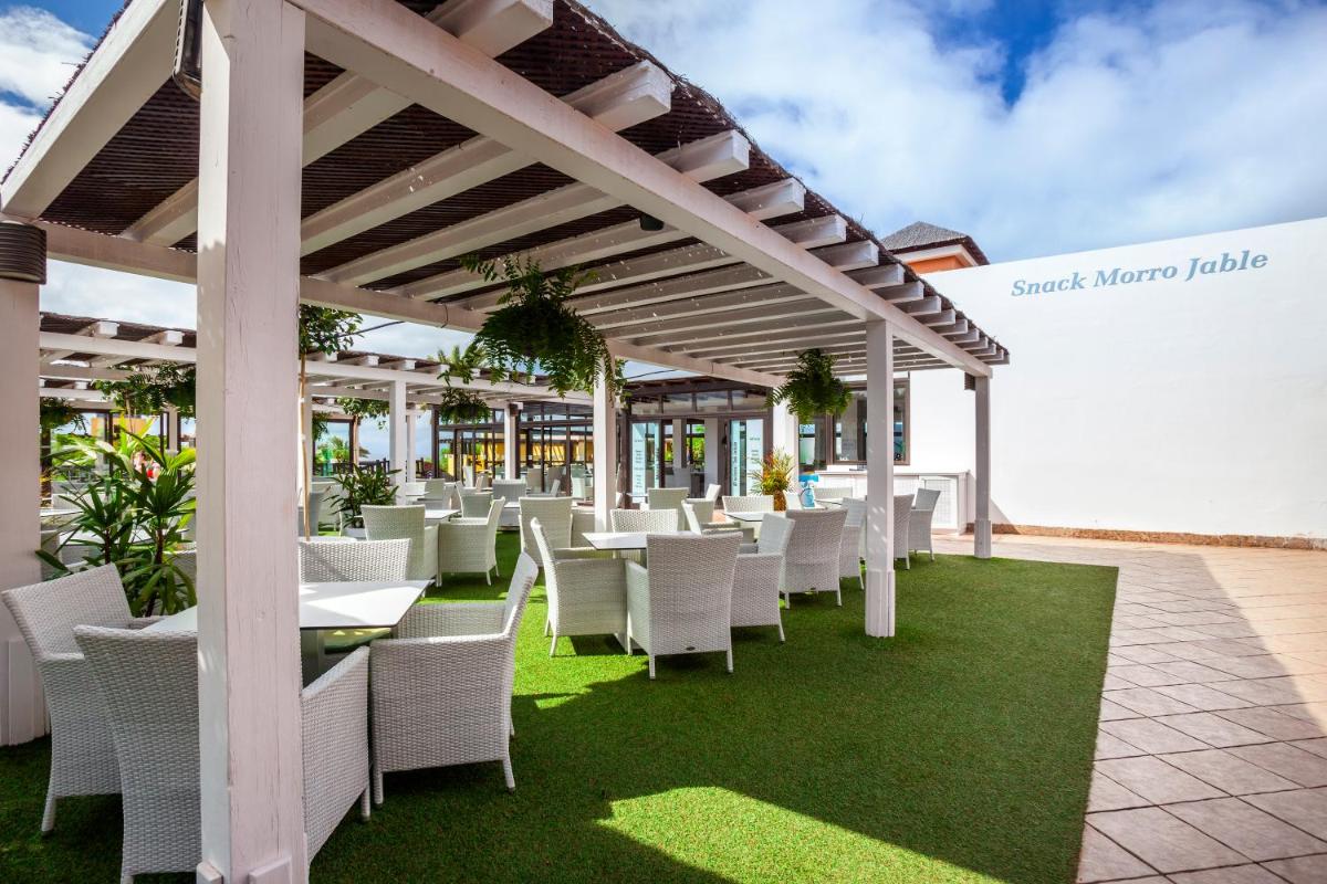 Un restaurante o sitio para comer en Occidental Jandía Playa