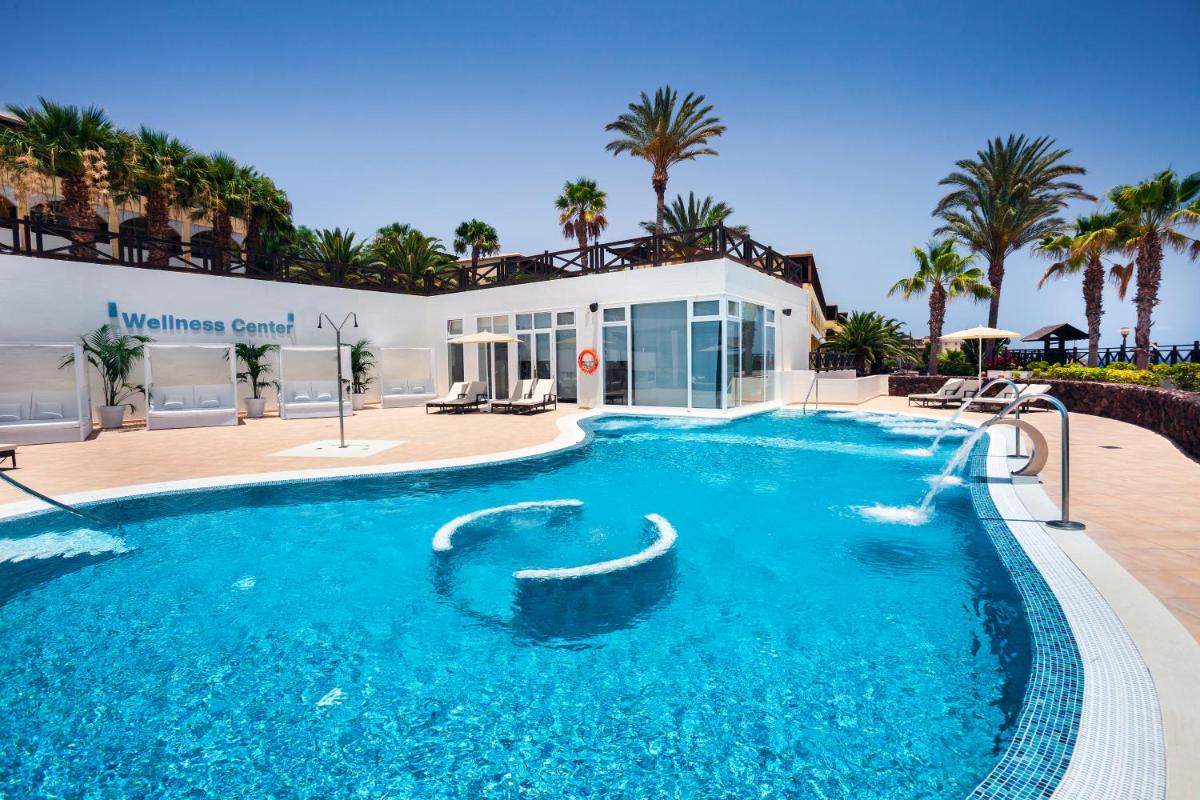 Piscina en o cerca de Occidental Jandía Royal Level - Adults Only