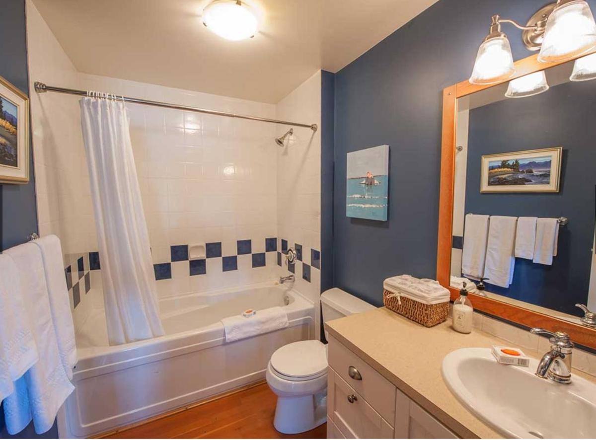 Suitetrails - Luxury Oceanfront Condo by OnlyBC 104
