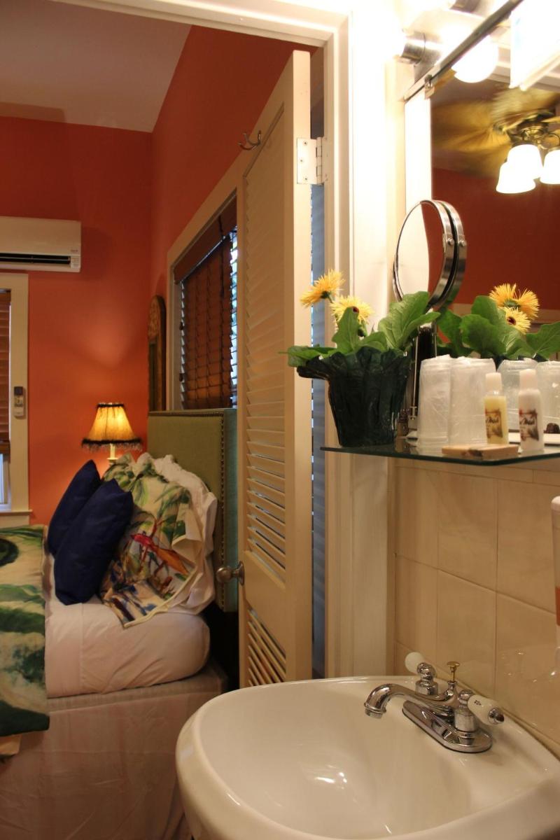 Caribbean House - Housity