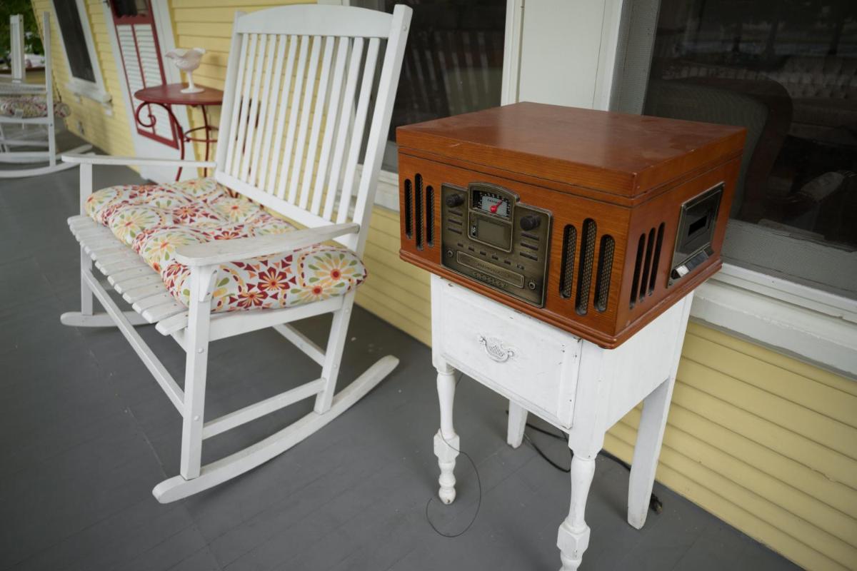Poppy Sister Inn - Housity