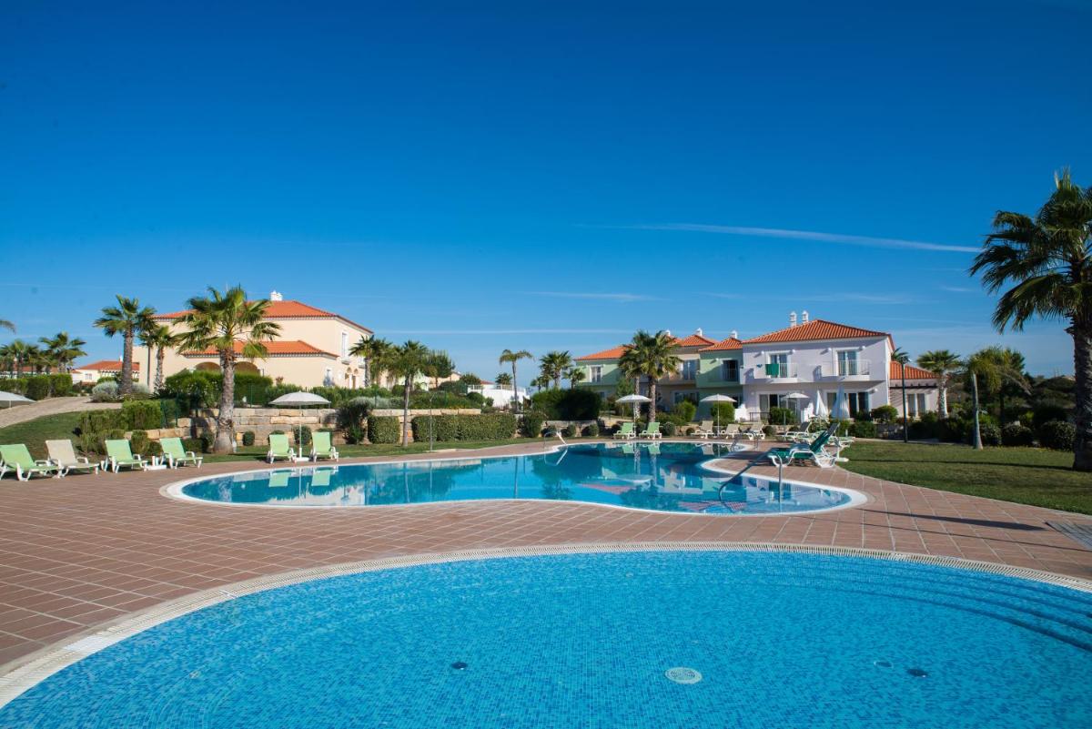 A piscina em ou perto de Eden Villas & Apartments