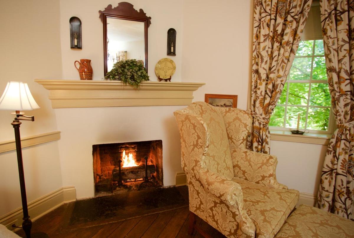 The Zevely Inn - Housity