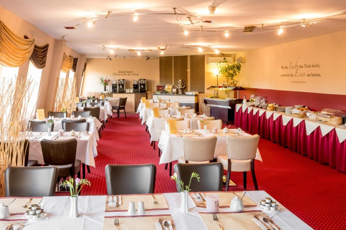 Hotel Stadtfeld - Housity