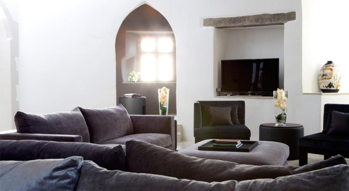 Roch Castle - Housity