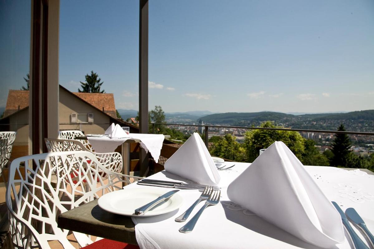 Restaurant-Hotel Maien - Housity