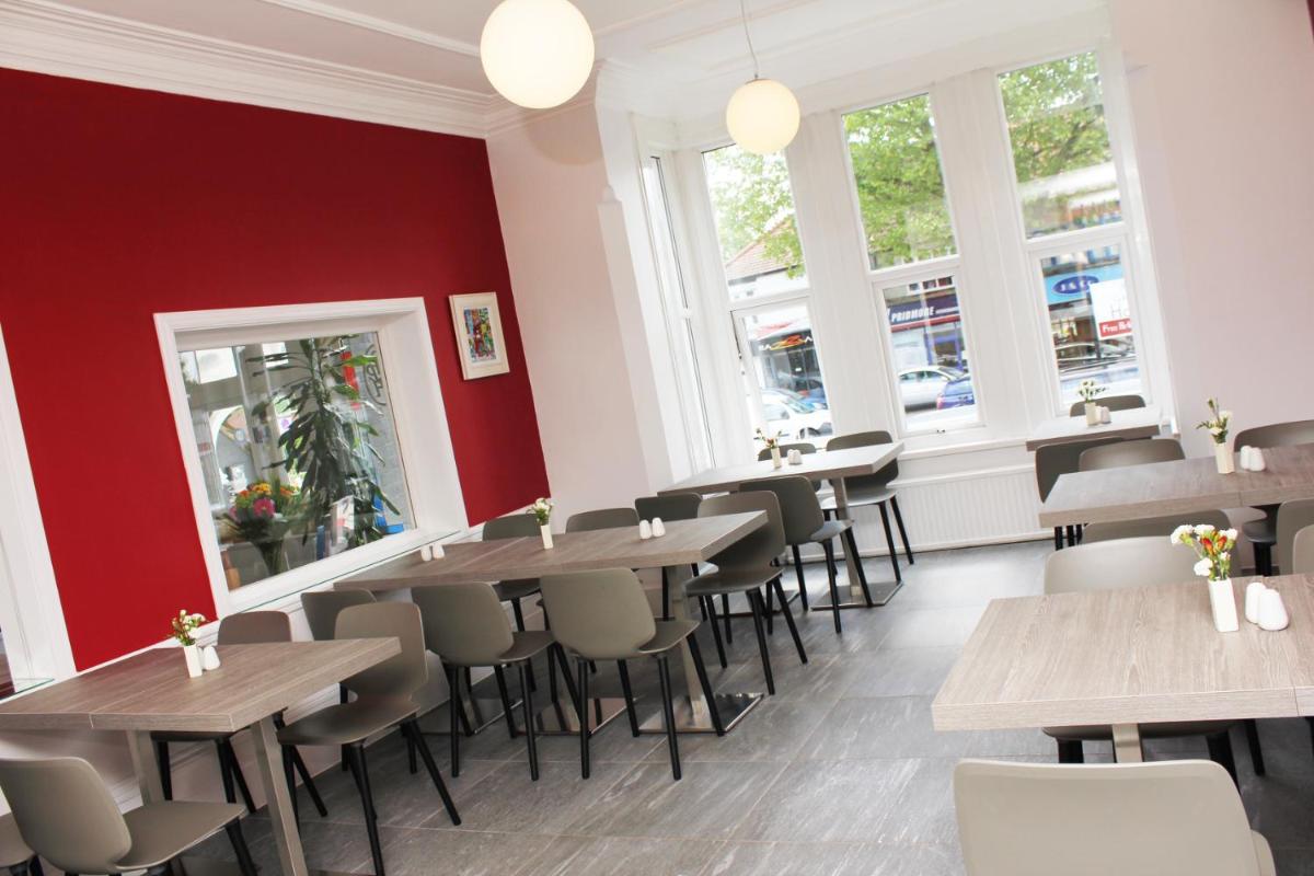 Gidea Park Hotel - Housity