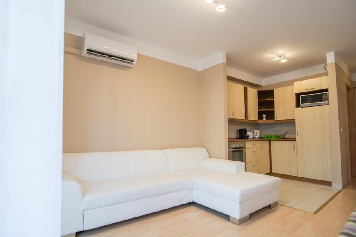 Center Ház Apartman - Housity
