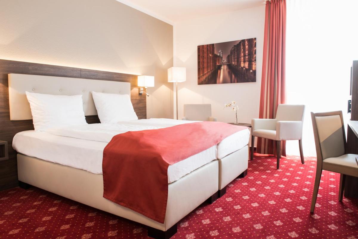 Hotel Novostar - Housity
