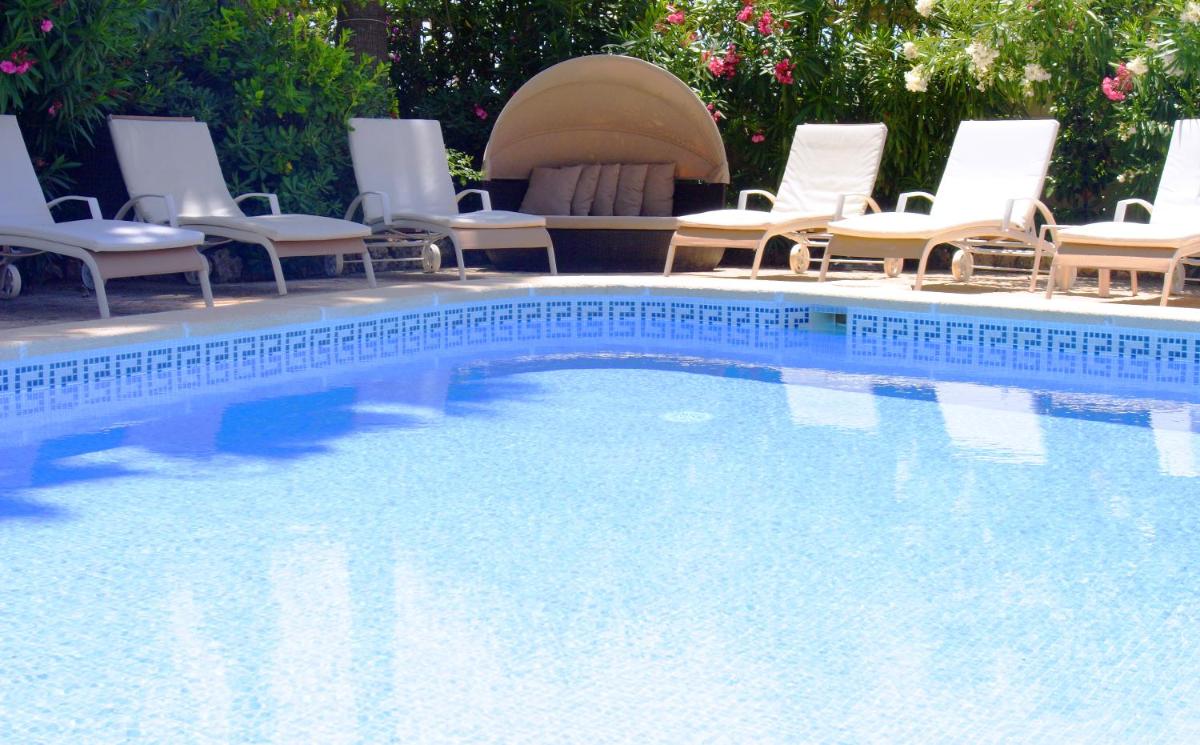 Piscina en o cerca de Hotel Ciutat Jardi