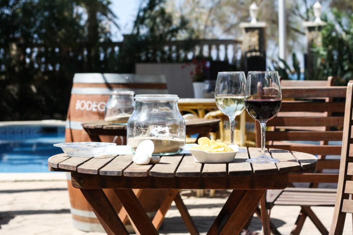 Bebidas en Hotel Ciutat Jardi