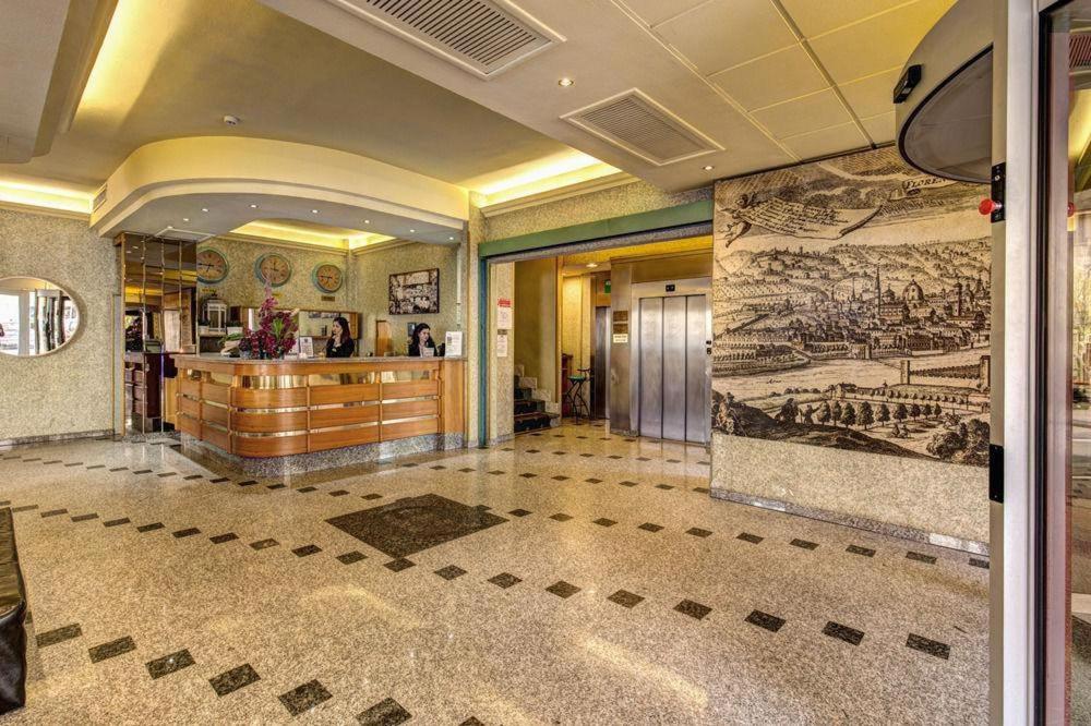 Hotel Europa - Housity