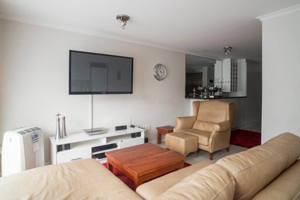 Stylish Gem - Housity