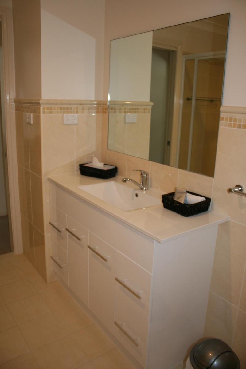 Breakaway Apartments - Housity