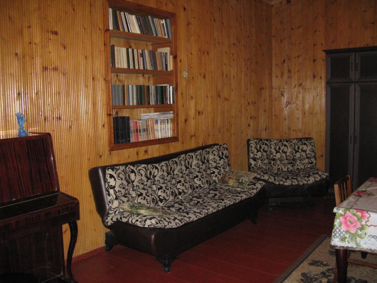 Ushba - Housity