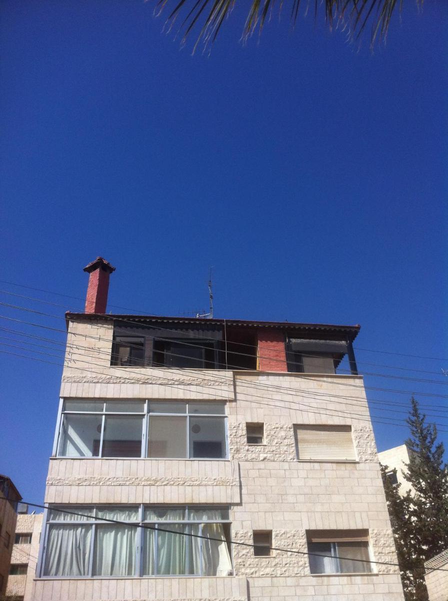 Mutaz Apartment - Housity
