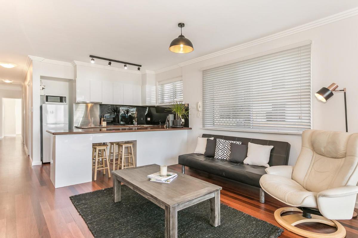Beachfront on Golden Mile - Housity