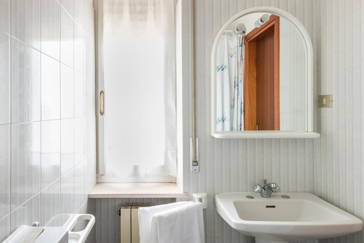 Hotel Cristina - Housity