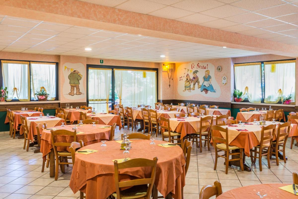 Hotel Cristina - Housity