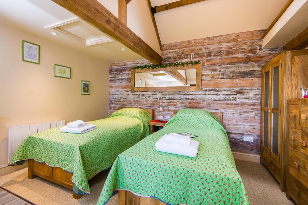 Widbrook Barns - Housity
