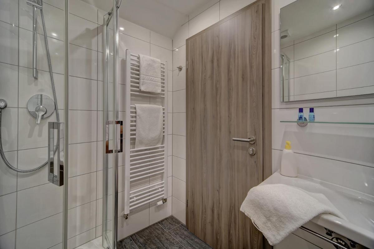 Hotel Post - Housity