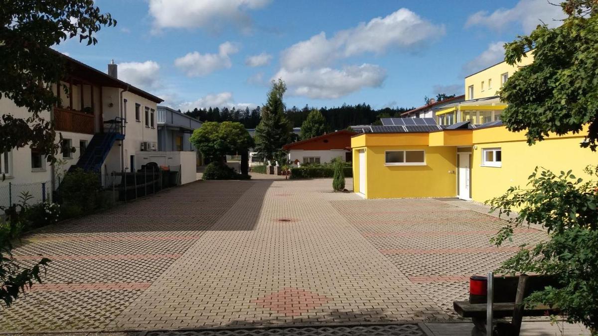 Motel Am Highway - Housity