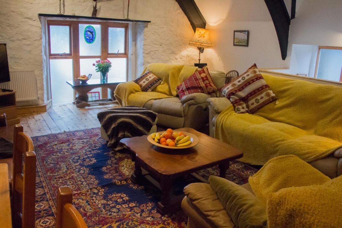 James John Hamilton House and backpacker hostel - Housity