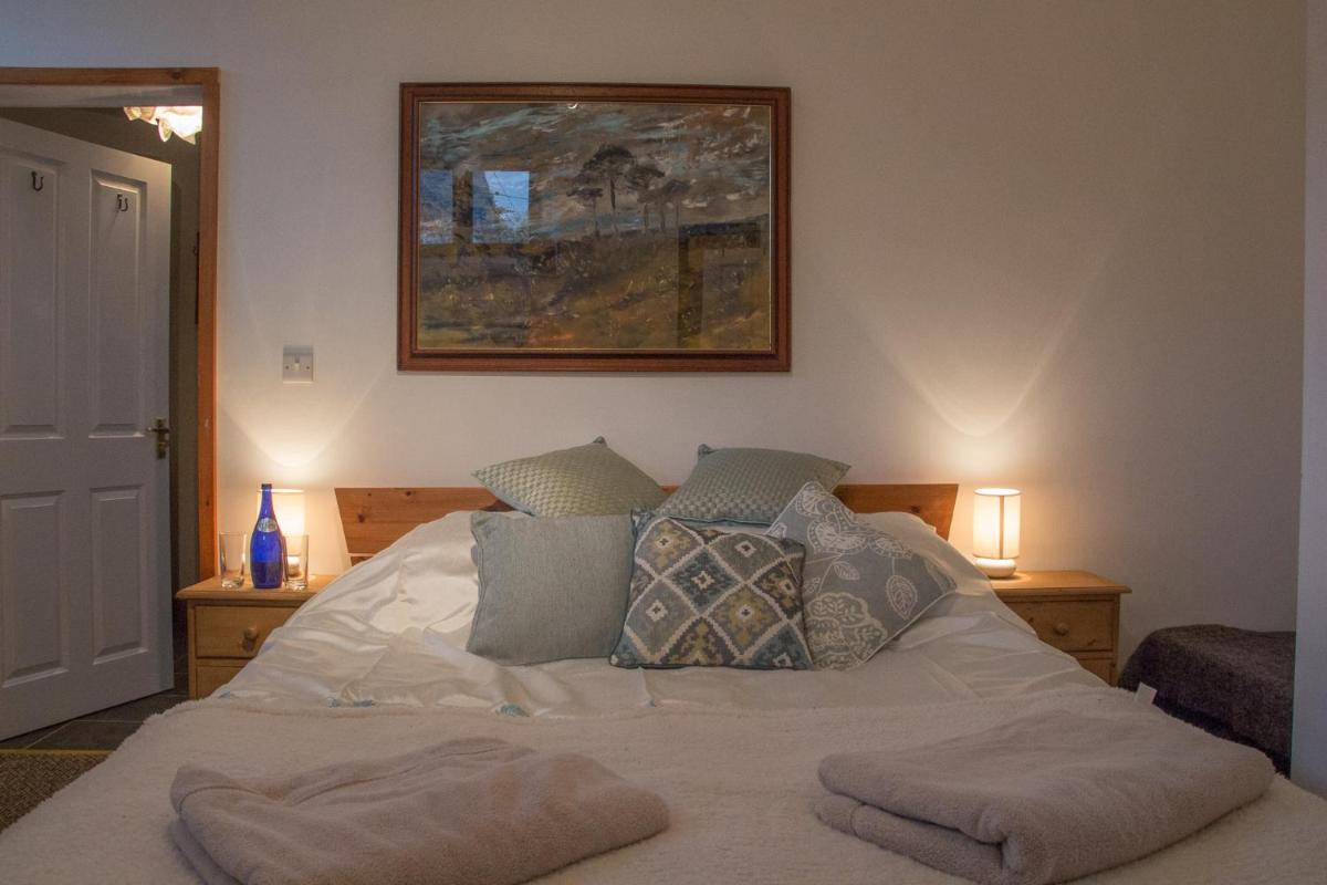 James John Hamilton House and backpacker hostel - Housity