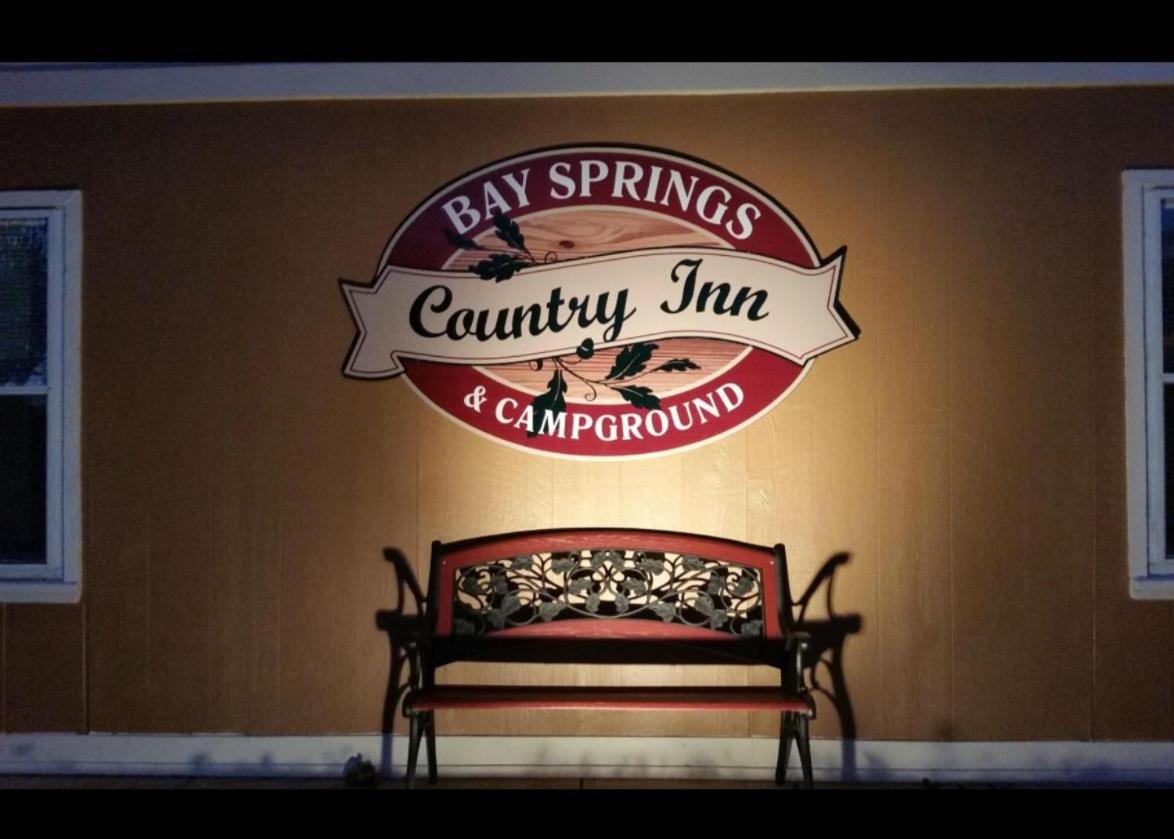 Bay Springs Country Inn & Marina - Housity