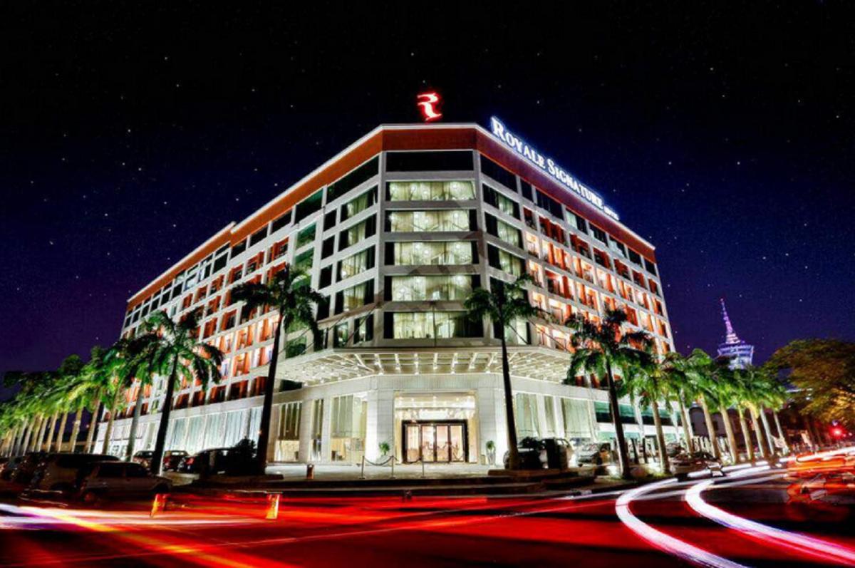 Royale Signature Hotel - Hizvo