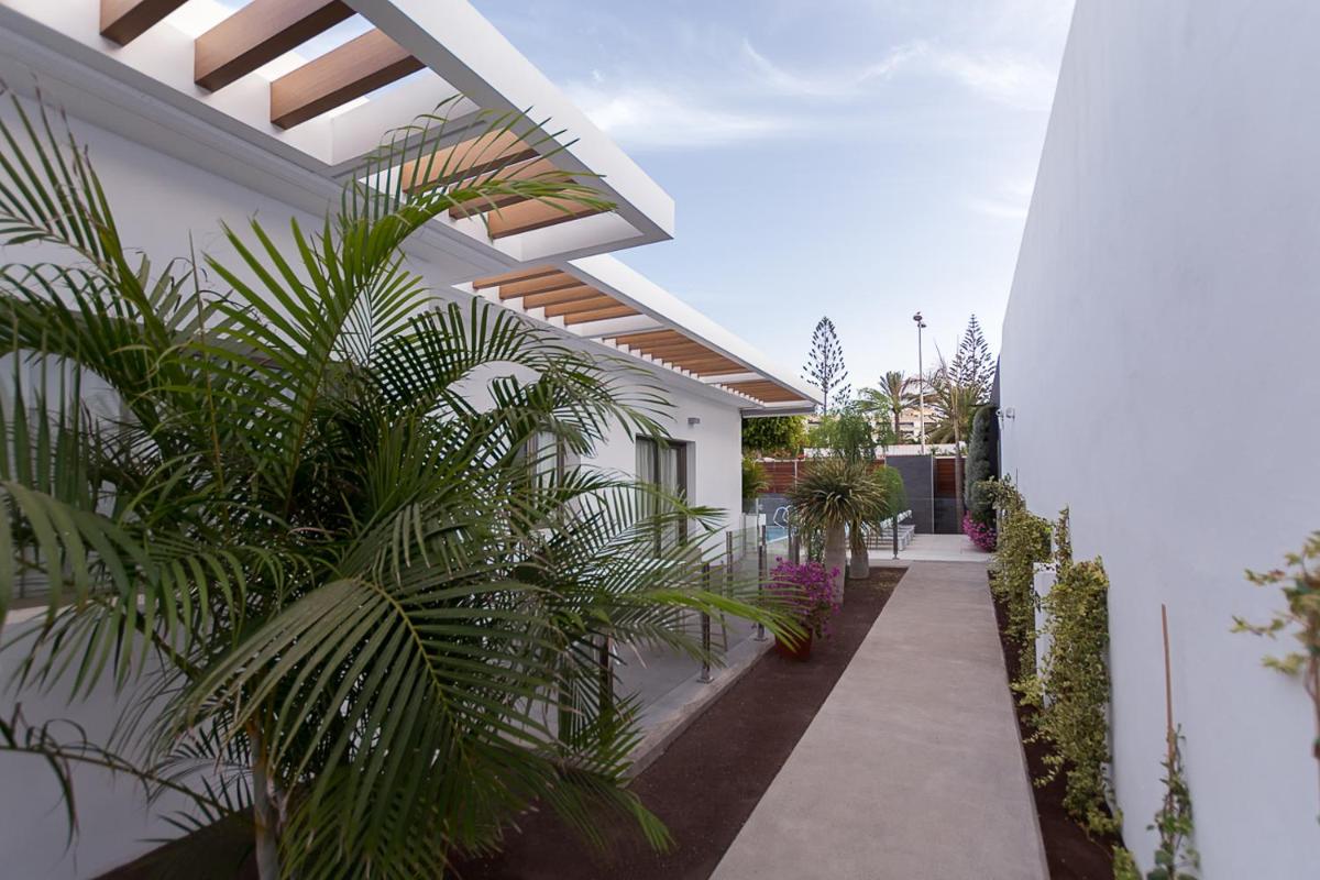 Jardín al aire libre en Silvi Villas by TAM Resorts