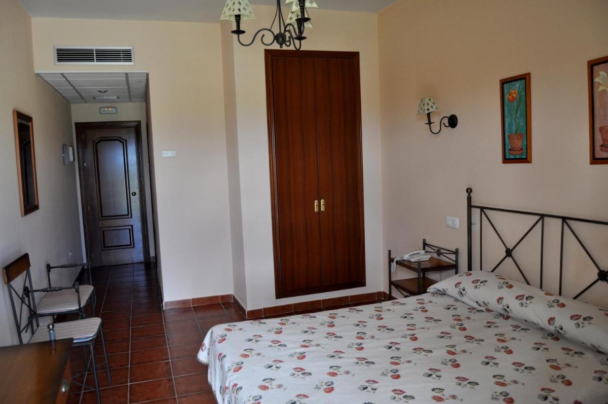 Hotel Alonso de Monroy - Housity