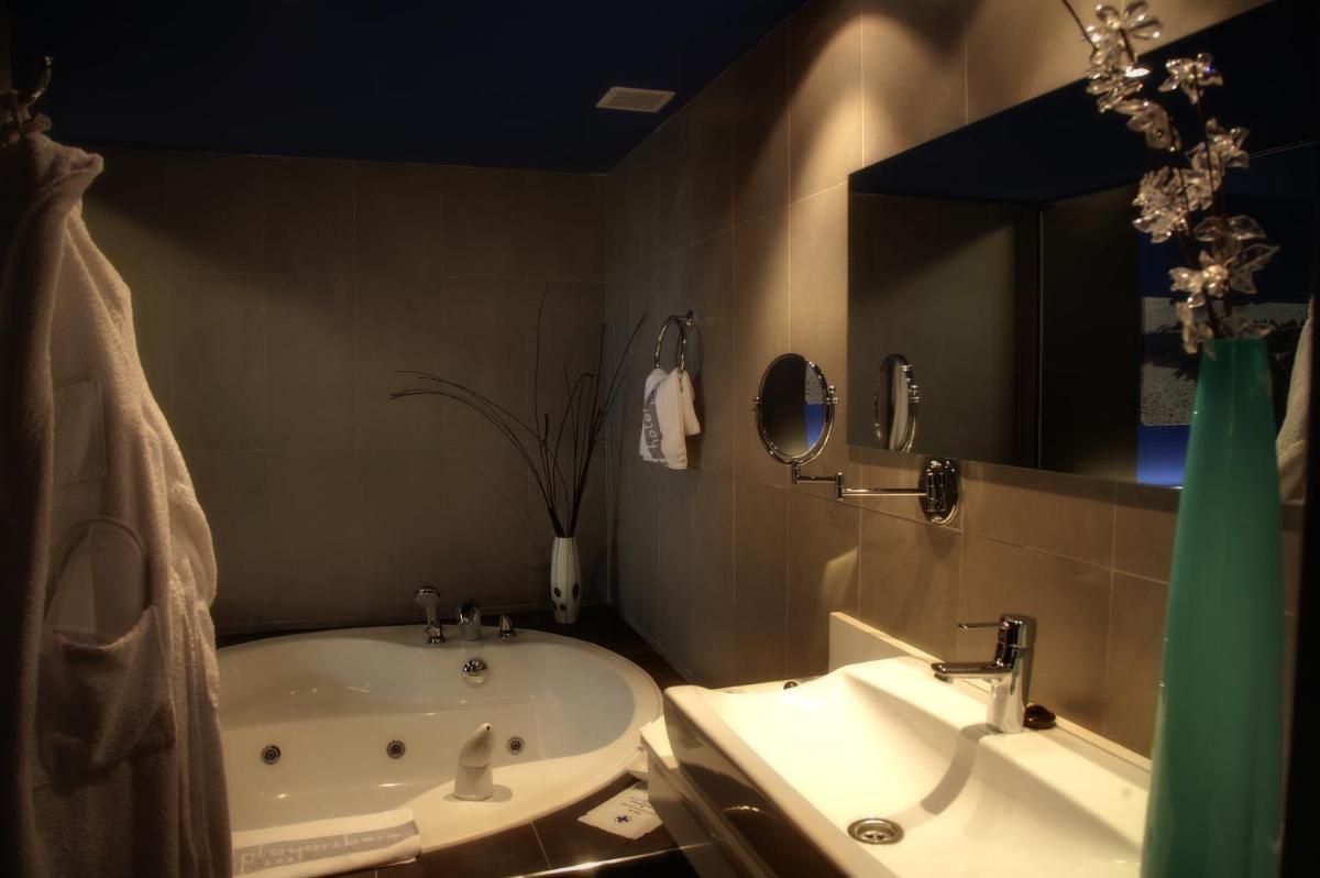 Un baño de Hotel Playa Ribera