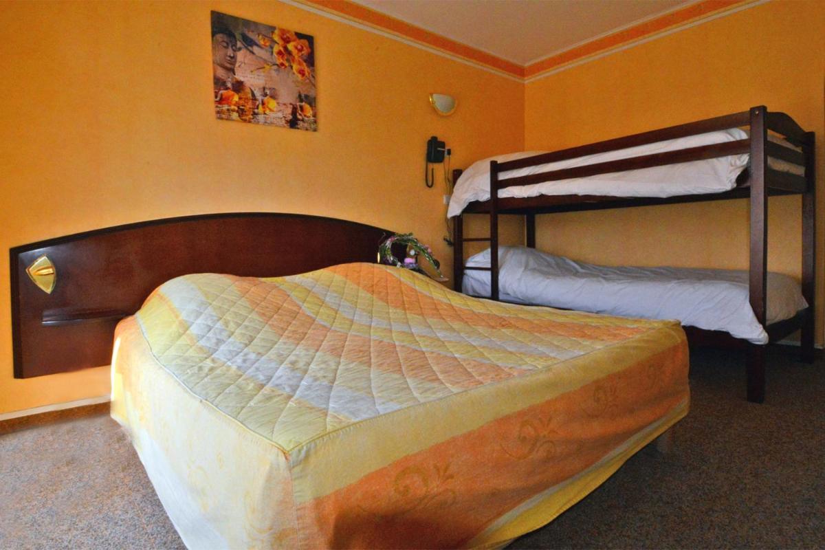 Hotel Le Saint Vorles - Housity