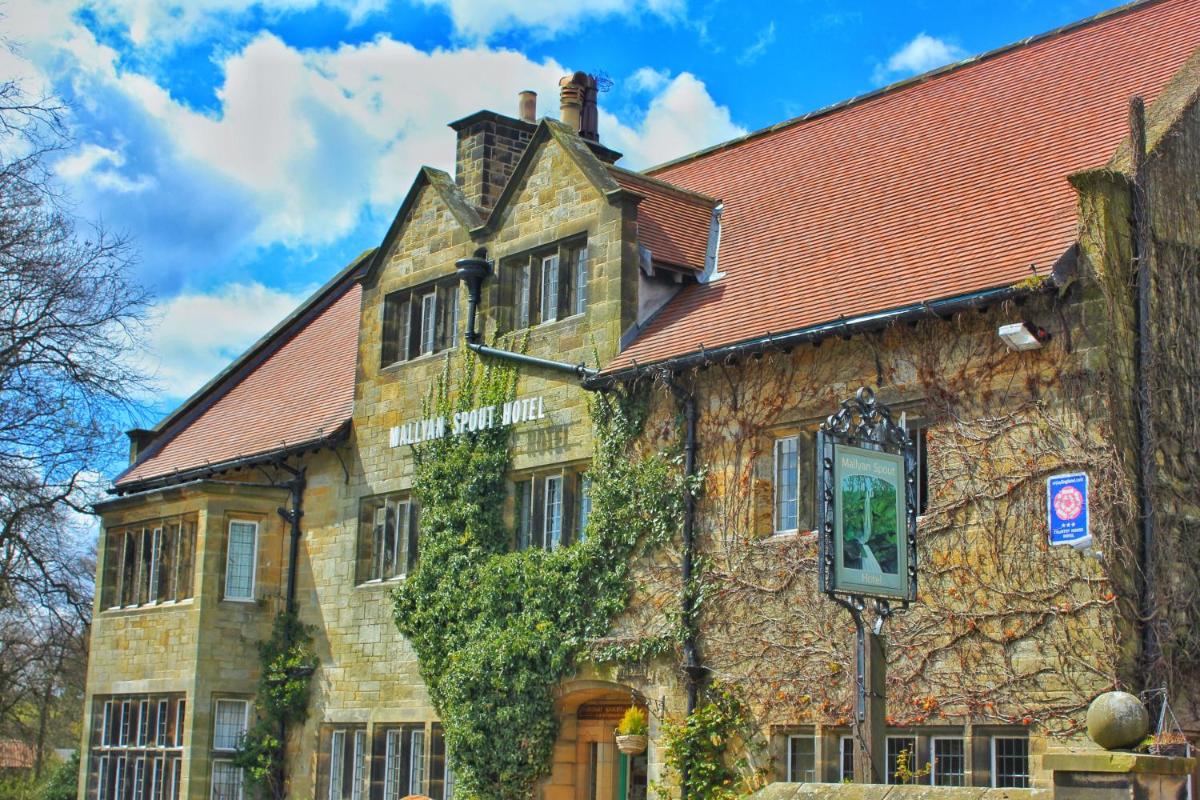 Mallyan Spout Hotel - Housity