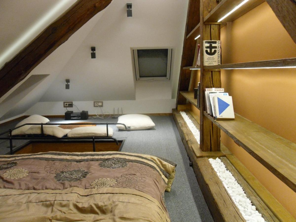 Pozorice - Housity