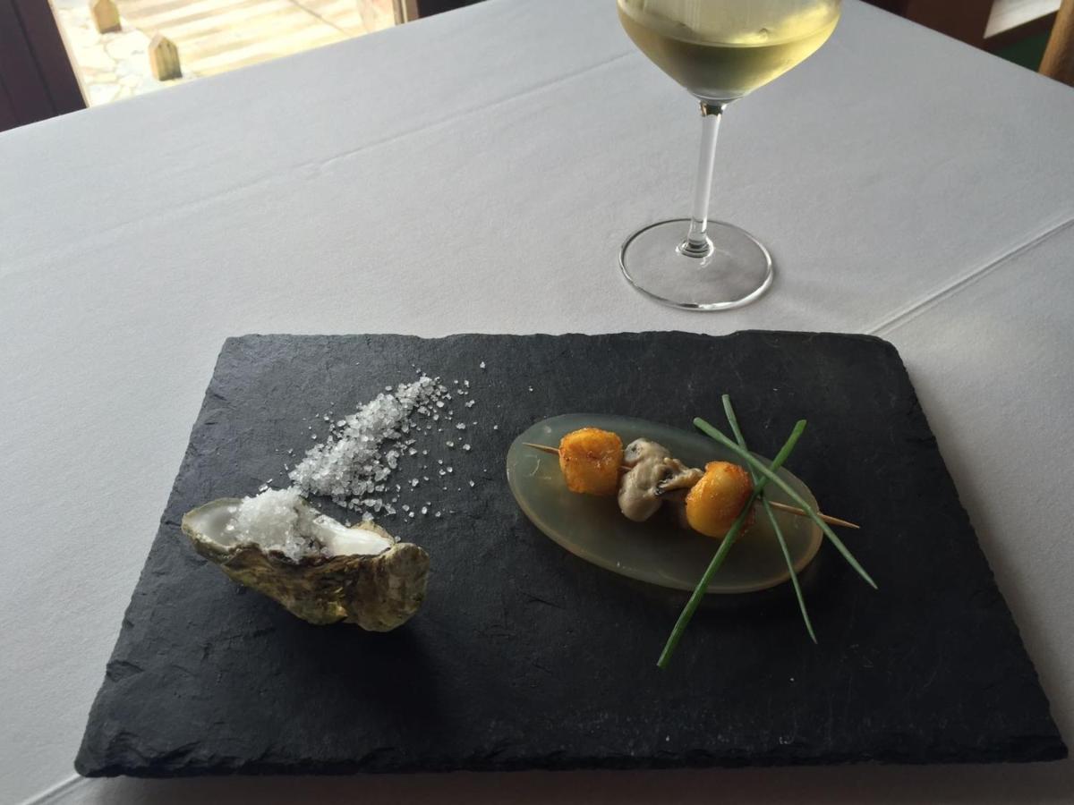 Comida en o cerca de este hotel