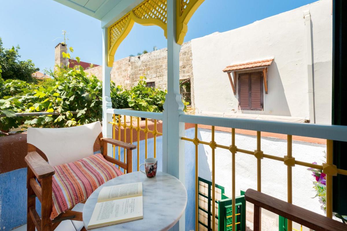 Giorgos' Old Story 2Bed Stone House with Private Hamam in the Old Town - Housity