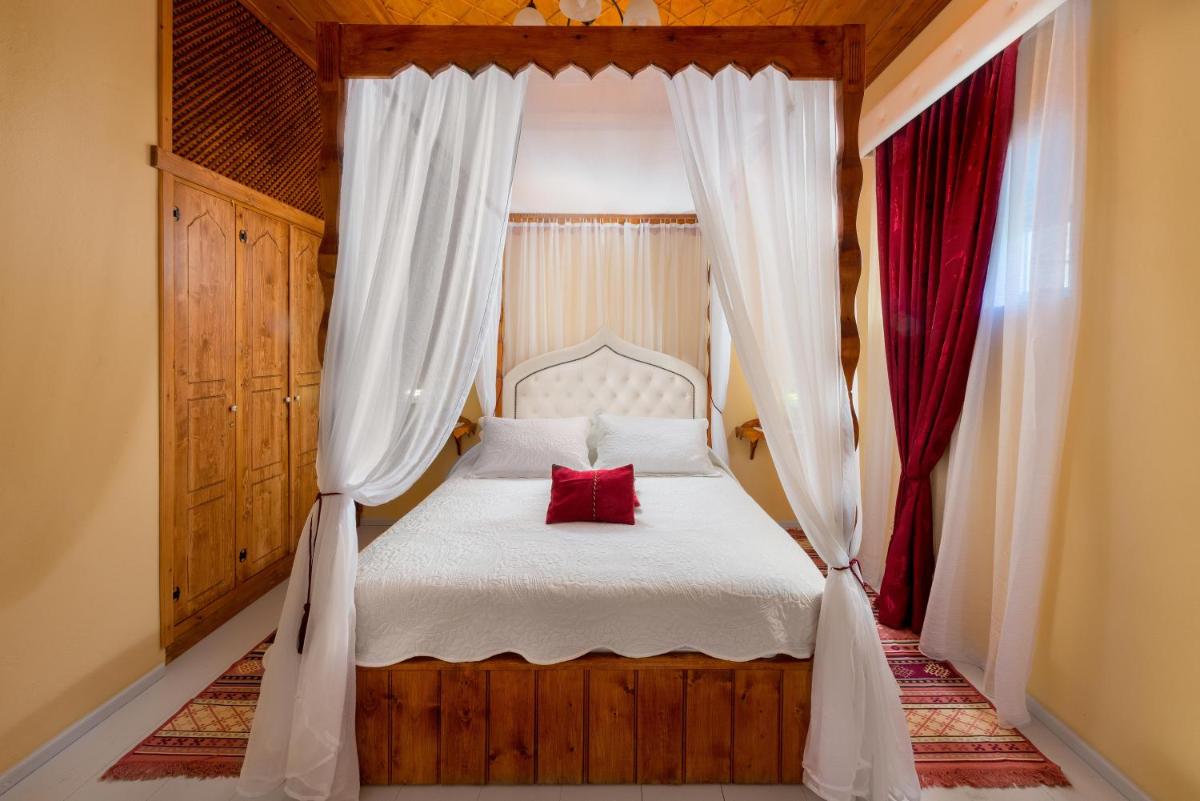 Giorgos' Old Story 2Bed Stone House with Private Hamam in the Old Town - Housity