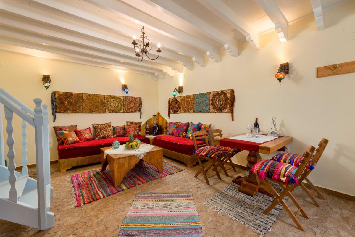 Giorgos' Old Story 2Bed Stone House with Private Hamam in the Old Town - Housity
