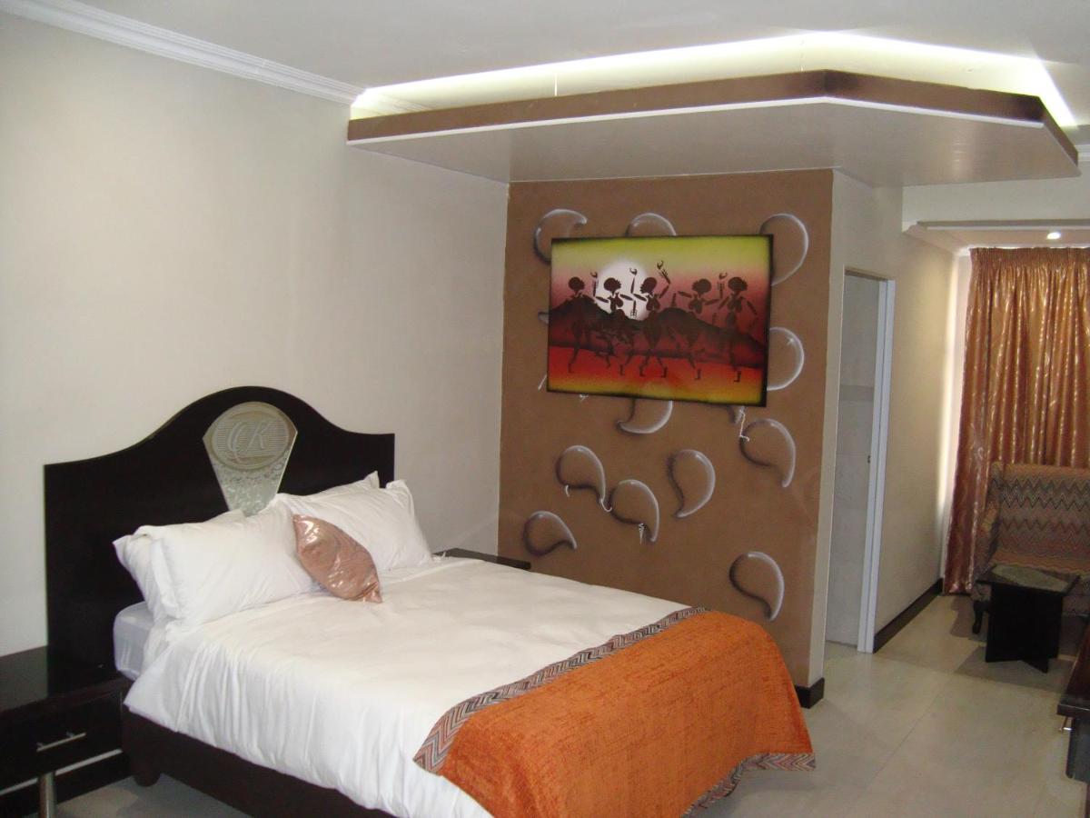 Kismet Hotel - Housity