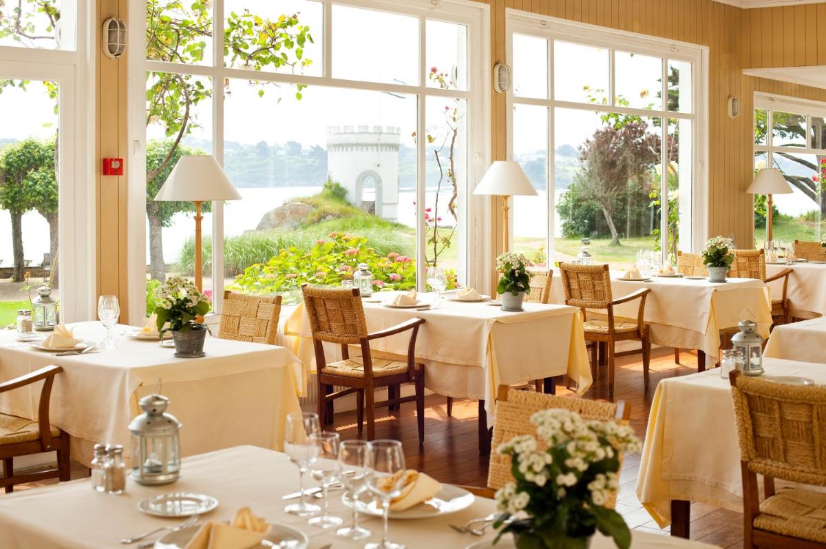 Restaurant ou autre lieu de restauration dans l'établissement Le Grand Hotel des Bains & Spa - Bretagne