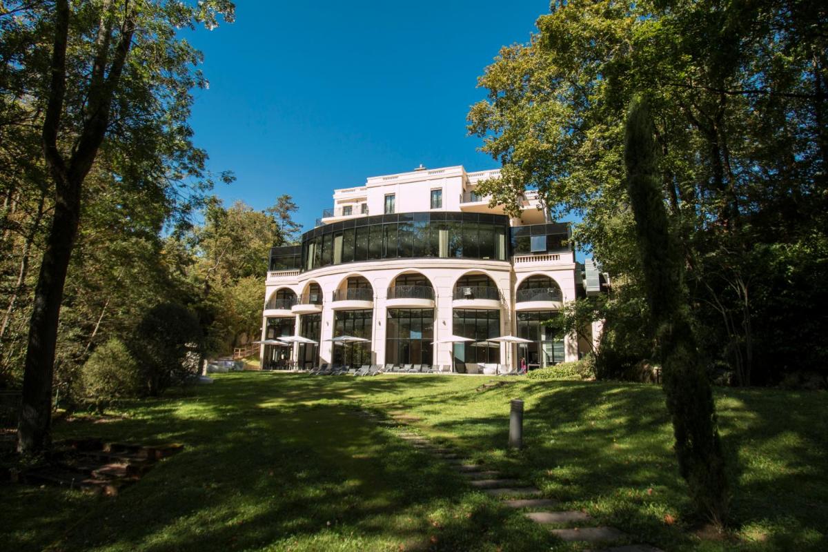 Jardin de l'établissement Hotel & Spa Le Pavillon