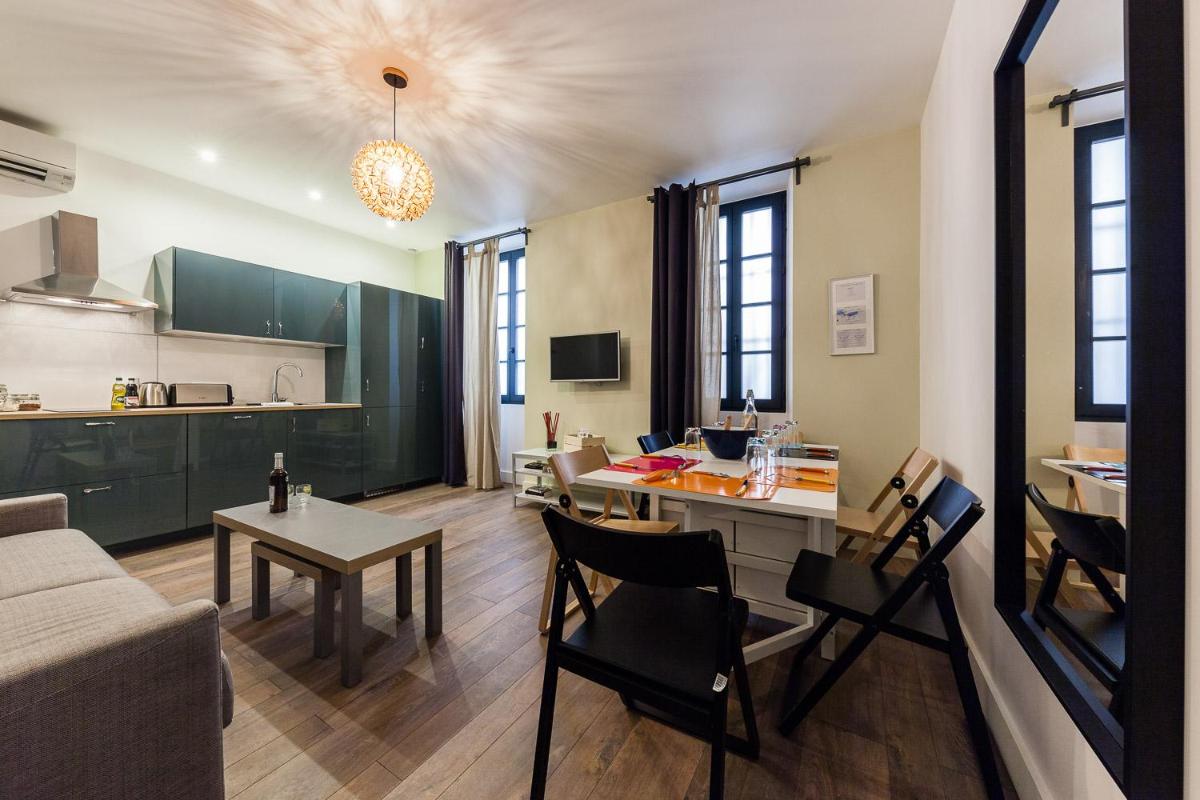 Chez Nous - 7 Appartements sur le Vieux Port - Housity